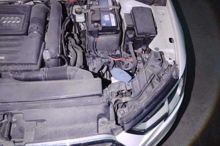 Used Audi A3 2019 Limousine 35 TFSI Ambition China V Engine Bay Left