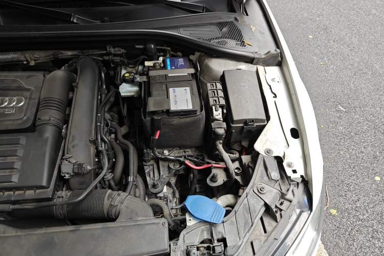 Used Audi A3 2019 Limousine 35 TFSI Ambition China VI Engine Bay Left