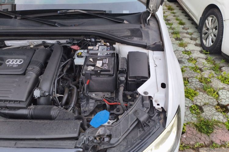 Used Audi A3 2019 Sportback 35 TFSI Fashion Edition China V Engine Bay Left