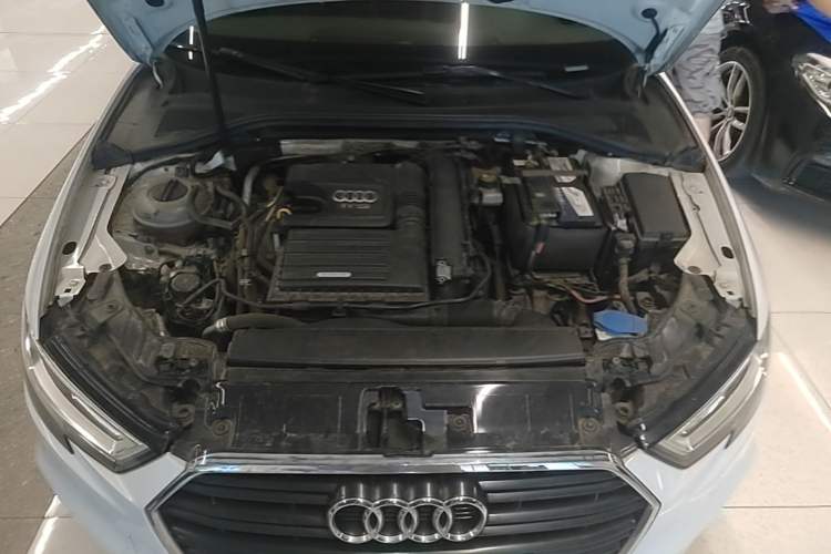 Used Audi A3 2019 Sportback 35 TFSI Fashion Edition China VI Emission Standard Engine Bay