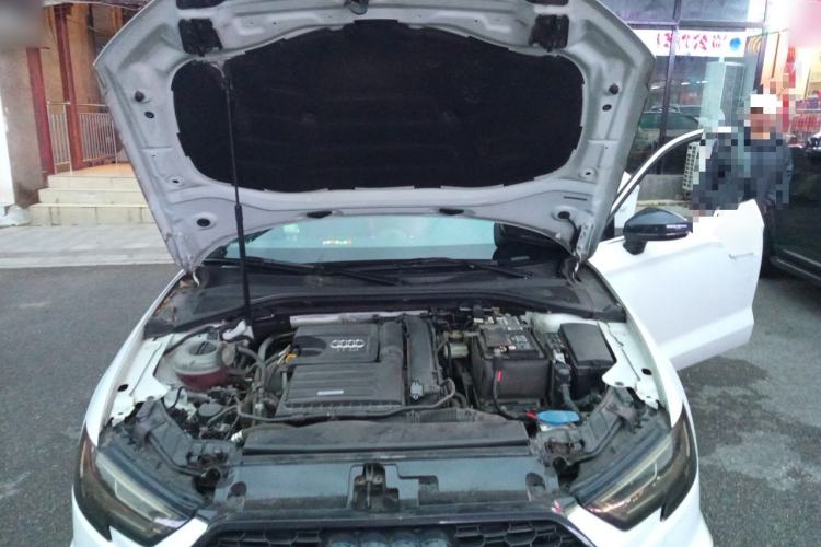 Used Audi A3 2019 Limousine 35 TFSI Ambition China VI Engine Bay
