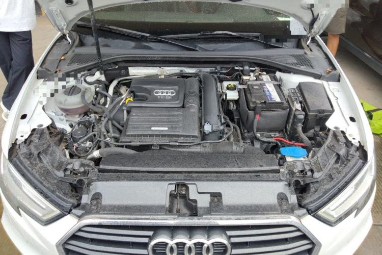 Used Audi A3 2019 Limousine 35 TFSI Fashion Edition China VI Emission Standard Engine Bay