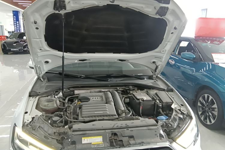 Used Audi A3 2019 Sportback 35 TFSI Sporty Version China VI Engine Bay