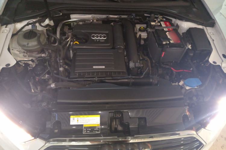 Used Audi A3 2019 Limousine 35 TFSI Fashion Edition China VI Emission Standard Engine Bay