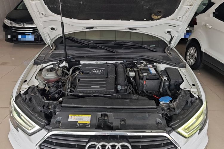 Used Audi A3 2019 Limousine 35 TFSI Fashion Edition China VI Emission Standard Engine Bay