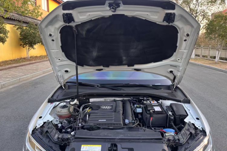 Used Audi A3 2019 Limousine 35 TFSI Style Edition China VI Emission Standard Engine Bay