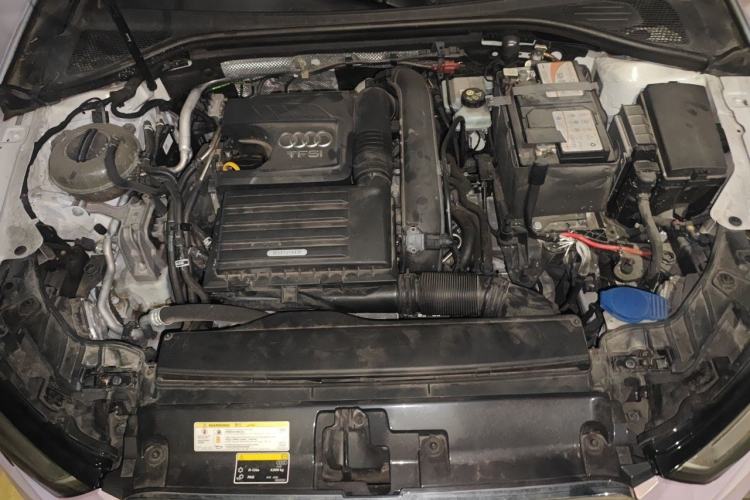 Used Audi A3 2019 Limousine 35 TFSI Fashion Edition China V standard Engine Bay