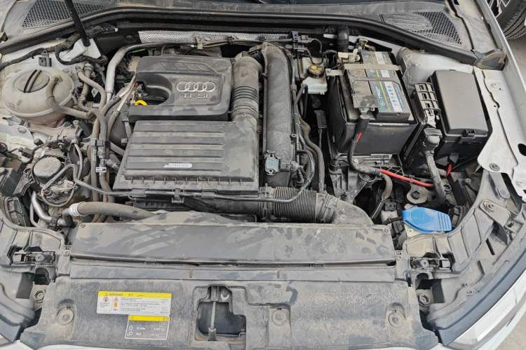 Used Audi A3 2019 Limousine 35 TFSI Ambition China VI Engine Bay