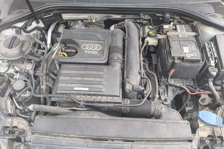 Used Audi A3 2019 Sportback 35 TFSI Fashion Edition China VI Emission Standard Engine Bay