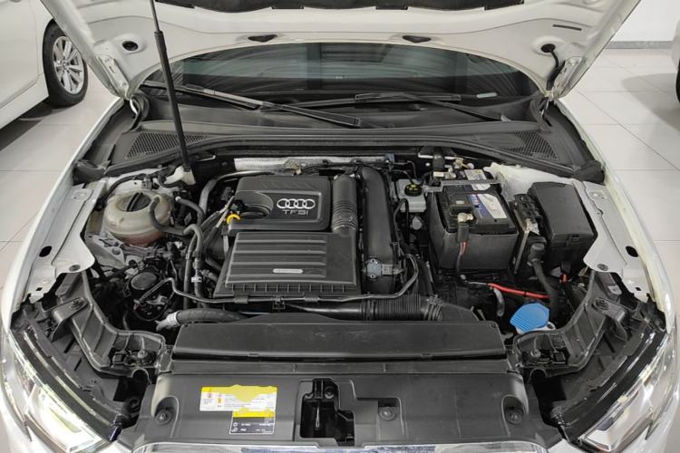 Used Audi A3 2019 Sportback 35 TFSI Ambition China VI Engine Bay