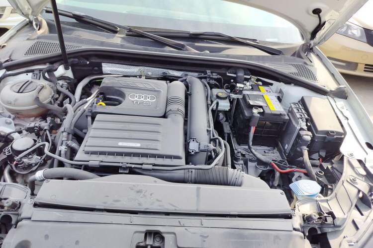 Used Audi A3 2019 Limousine 35 TFSI Ambition China VI Engine Bay