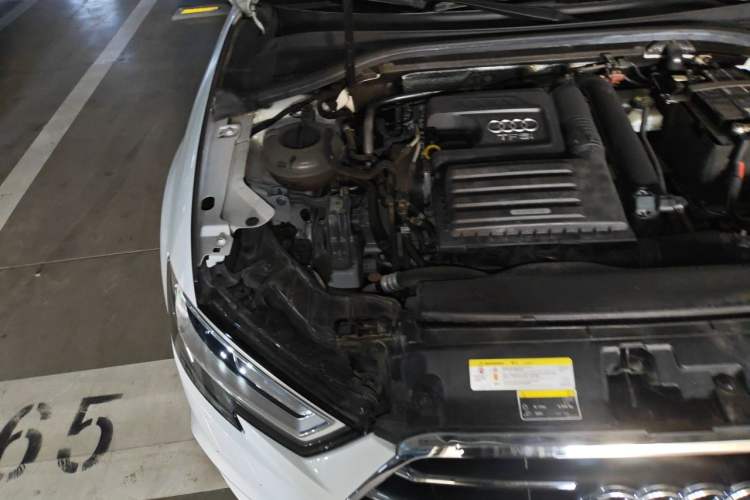 Used Audi A3 2019 Limousine 35 TFSI Style Version China V Emission Standard Engine Bay Right