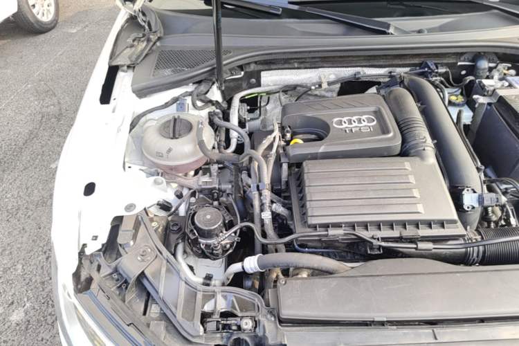 Used Audi A3 2019 Limousine 35 TFSI Ambition China VI Engine Bay Right