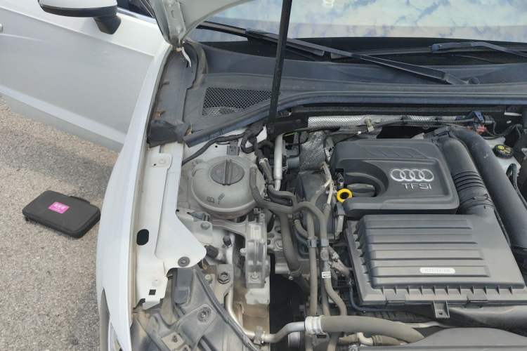 Used Audi A3 2019 Sportback 35 TFSI Ambition China V Engine Bay Right