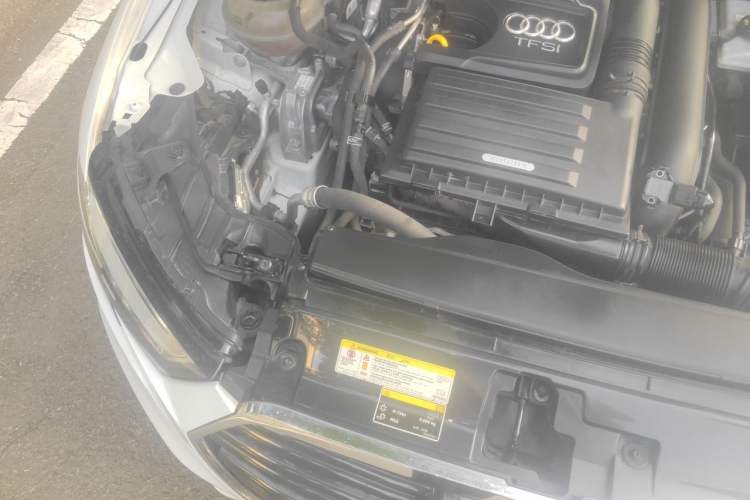 Used Audi A3 2019 Limousine 35 TFSI Fashion Edition China V standard Engine Bay Right