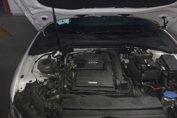 Used Audi A3 2019 Limousine 35 TFSI Ambition China VI Engine Bay Right