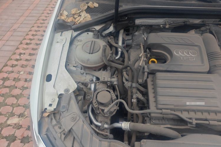 Used Audi A3 2019 Sportback 35 TFSI Ambition China VI Engine Bay Right