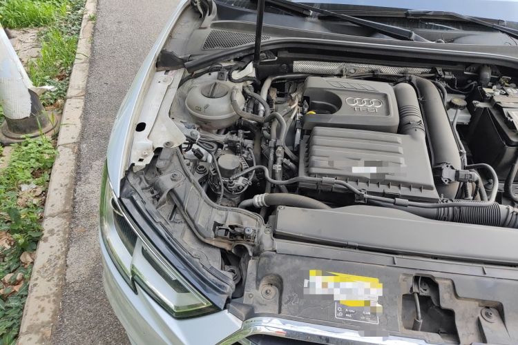 Used Audi A3 2019 Sportback 35 TFSI Ambition China VI Engine Bay Right