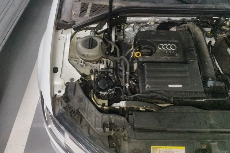 Used Audi A3 2019 Limousine 35 TFSI Ambition China VI Engine Bay Right