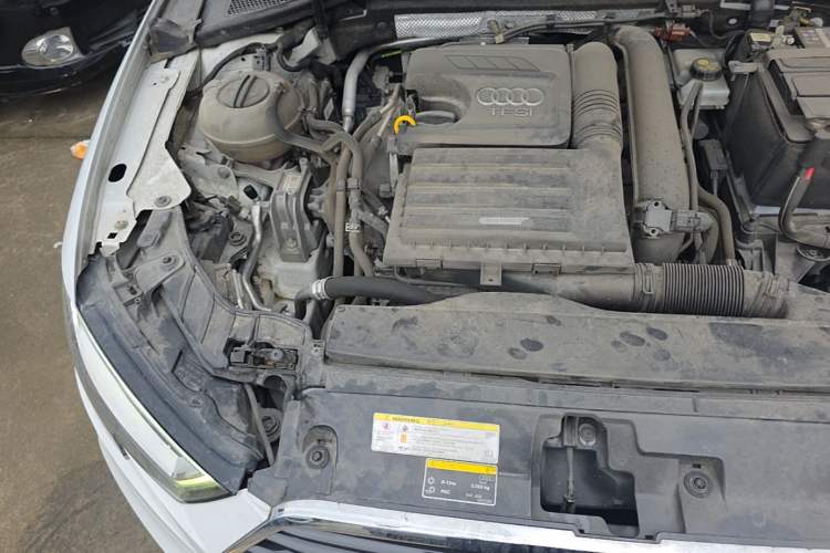 Used Audi A3 2019 Limousine 35 TFSI Fashion Edition China V standard Engine Bay Right