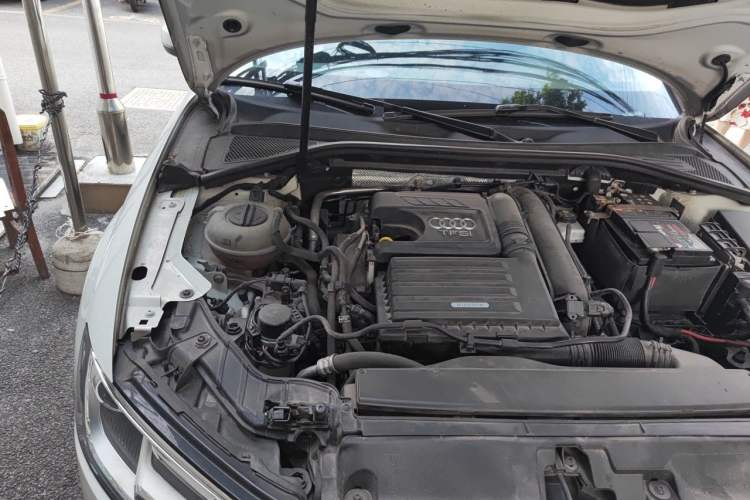 Used Audi A3 2019 Limousine 35 TFSI Ambition China VI Engine Bay Right