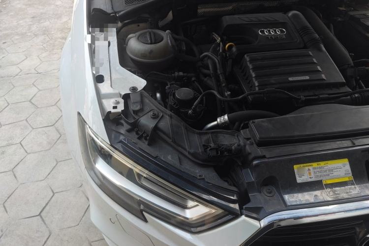 Used Audi A3 2019 Limousine 35 TFSI Style Edition China VI Emission Standard Engine Bay Right