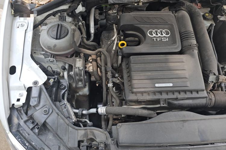 Used Audi A3 2019 Sportback 35 TFSI Style Version China V Emission Standard Engine Bay Right