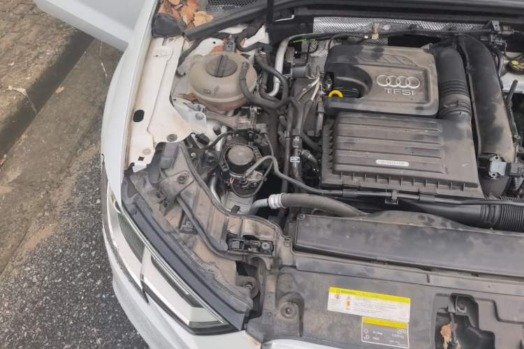 Used Audi A3 2019 Limousine 35 TFSI Ambition China VI Engine Bay Right