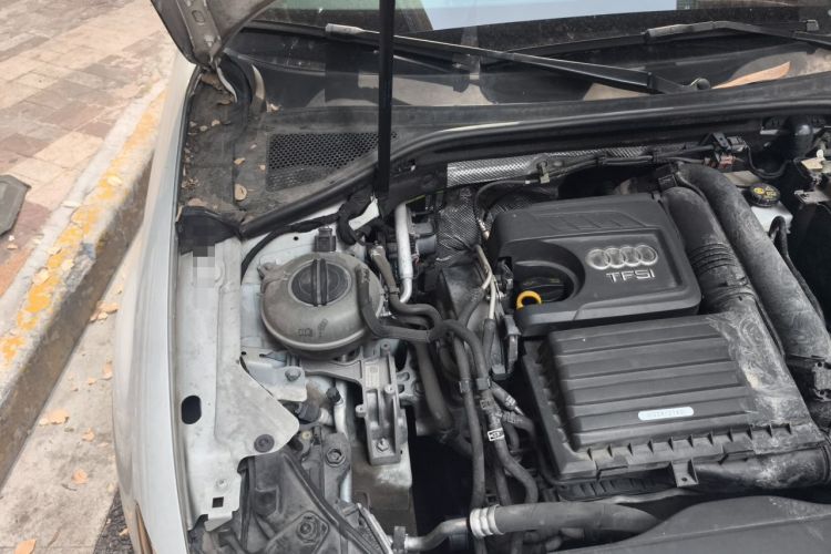 Used Audi A3 2019 Limousine 35 TFSI Fashion Edition China V standard Engine Bay Right