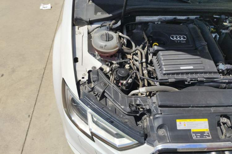Used Audi A3 2019 Limousine 35 TFSI Ambition China VI Engine Bay Right