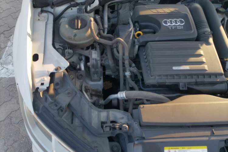 Used Audi A3 2019 Limousine 35 TFSI Fashion Edition China V standard Engine Bay Right