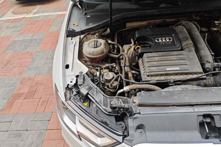 Used Audi A3 2019 Sportback 35 TFSI Ambition China VI Engine Bay Right