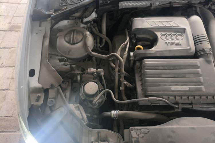 Used Audi A3 2019 Sportback 35 TFSI Style Version China V Emission Standard Engine Bay Right