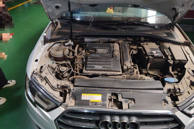 Used Audi A3 2019 Limousine 35 TFSI Ambition China VI Engine Bay Right