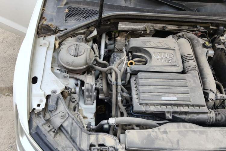 Used Audi A3 2019 Sportback 35 TFSI Style Version China V Emission Standard Engine Bay Right
