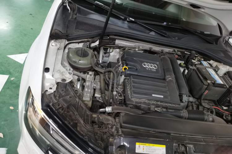 Used Audi A3 2019 Sportback 35 TFSI Fashion Edition China V Engine Bay Right