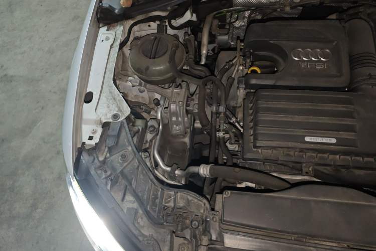 Used Audi A3 2019 Limousine 35 TFSI Ambition China VI Engine Bay Right
