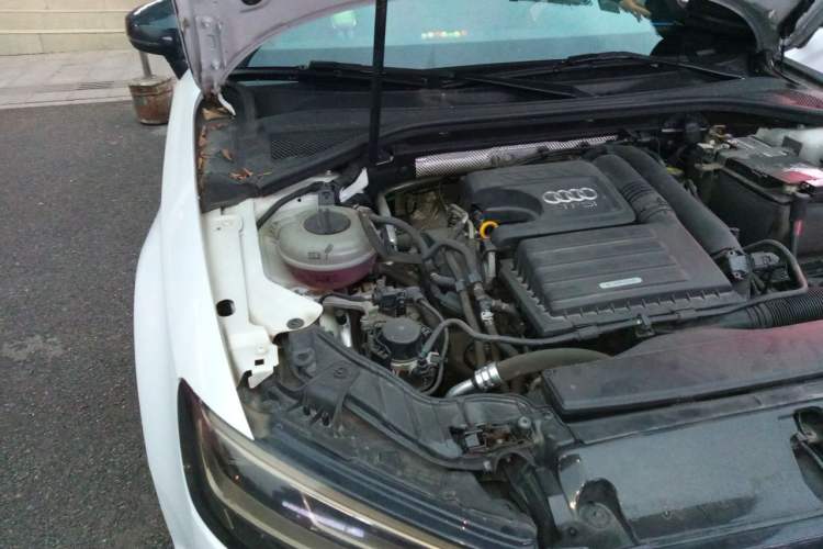 Used Audi A3 2019 Limousine 35 TFSI Ambition China VI Engine Bay Right
