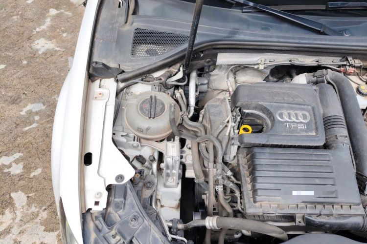Used Audi A3 2019 Limousine 35 TFSI Fashion Edition China V standard Engine Bay Right