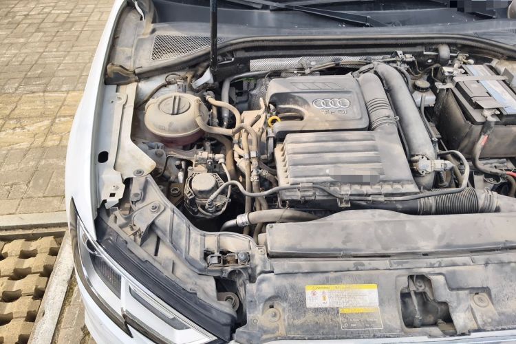 Used Audi A3 2019 Limousine 35 TFSI Ambition China VI Engine Bay Right