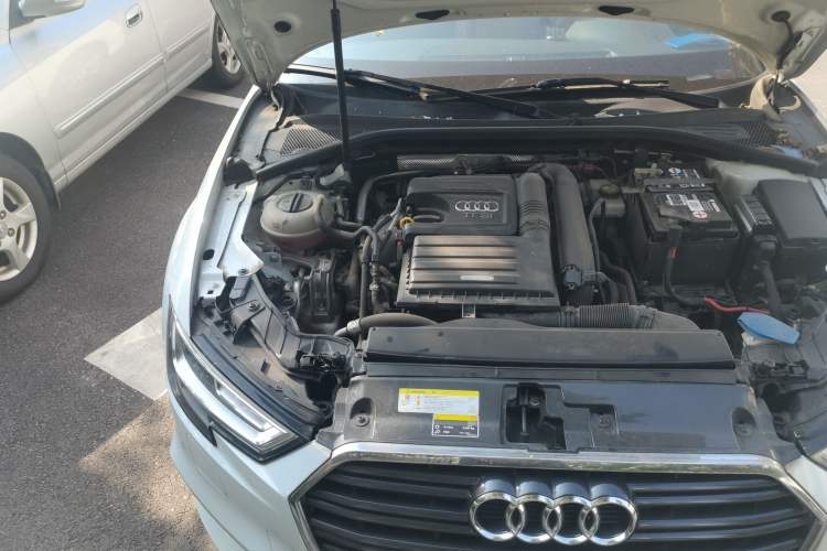 Used Audi A3 2019 Limousine 35 TFSI Fashion Edition China V standard Engine Bay Right