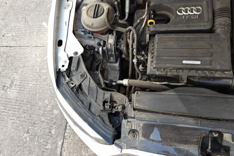 Used Audi A3 2019 Limousine 35 TFSI Fashion Edition China V standard Engine Bay Right