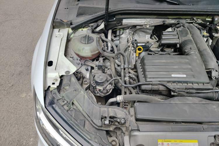 Used Audi A3 2019 Limousine 35 TFSI Fashion Edition China VI Emission Standard Engine Bay Right