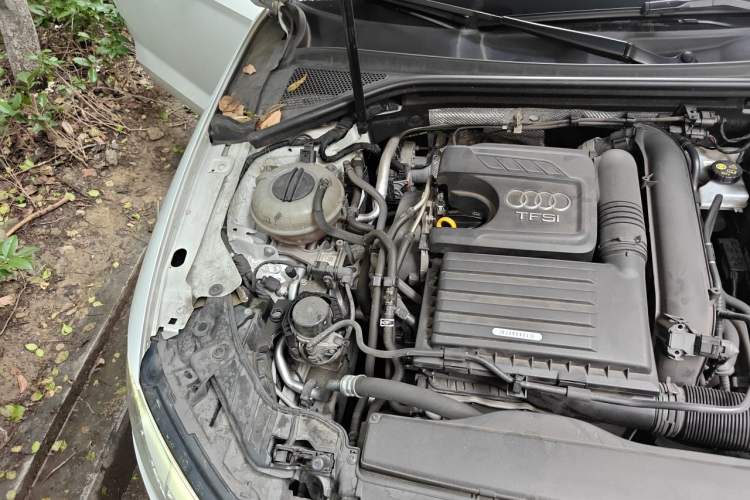 Used Audi A3 2019 Limousine 35 TFSI Ambition China VI Engine Bay Right