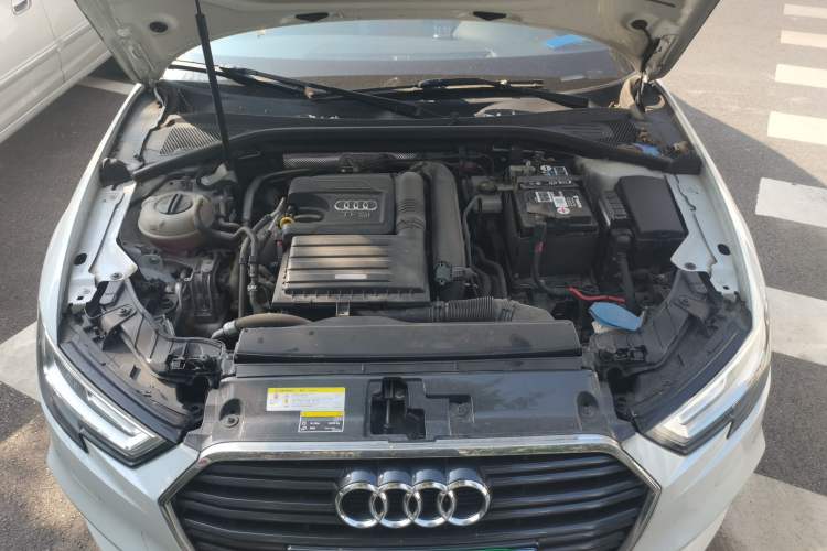 Used Audi A3 2019 Limousine 35 TFSI Fashion Edition China V standard Engine Bay