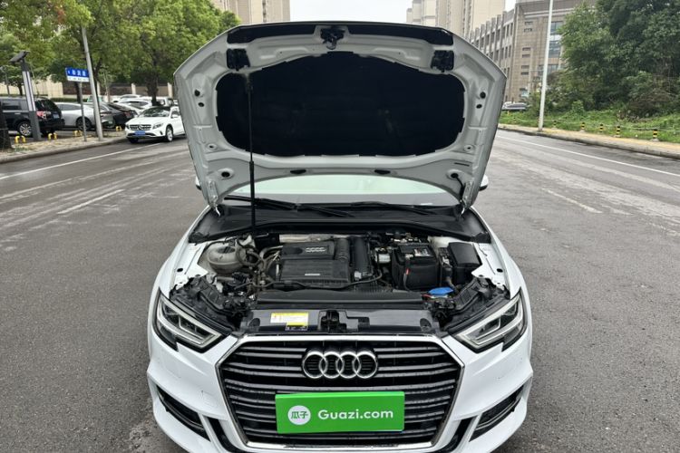 Used Audi A3 2019 Limousine 35 TFSI Fashion Edition China VI Emission Standard Engine Bay