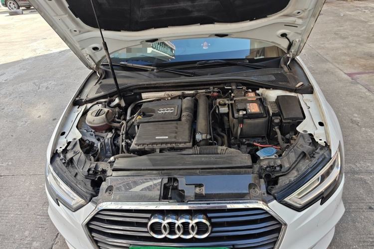 Used Audi A3 2019 Limousine 35 TFSI Fashion Edition China V standard Engine Bay
