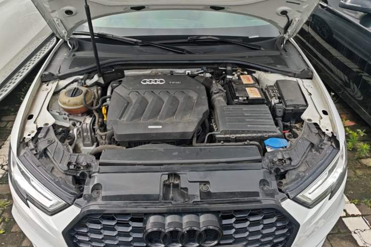 Used Audi A3 2019 Limousine 40 TFSI Sporty Version China VI Engine Bay