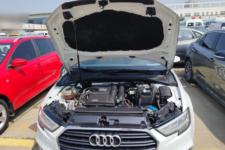 Used Audi A3 2019 Limousine 35 TFSI Fashion Edition China V standard Engine Bay