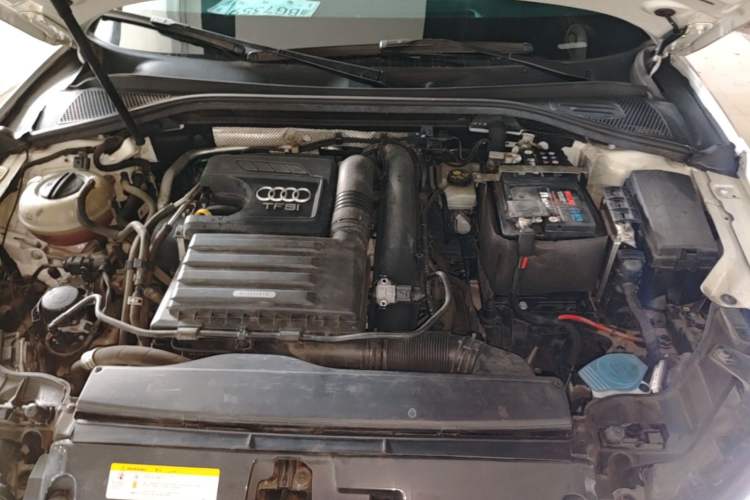 Used Audi A3 2019 Sportback 35 TFSI Fashion Edition China VI Emission Standard Engine Bay